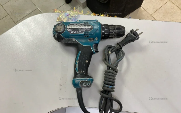 Сетевая дрель-шуруповерт Makita DF0300