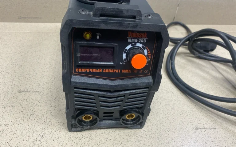 Сварочный аппарат Vniissok MMA-200