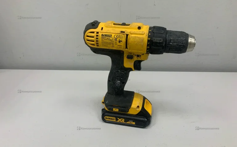 Дрель шуруповерт DeWALT DCD 771