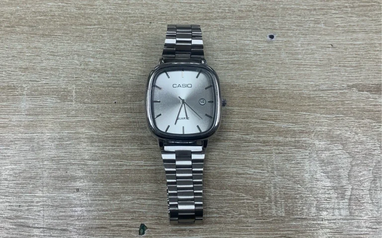 Часы  CASIO QUARTZ