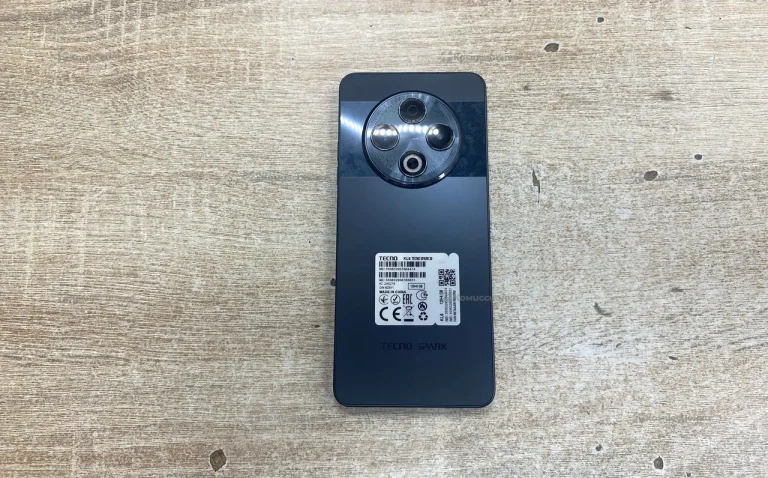 Tecno spark 30 4/128.
