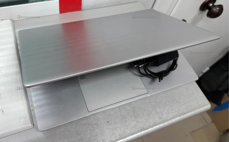 Ноутбук Серый celeron n5095