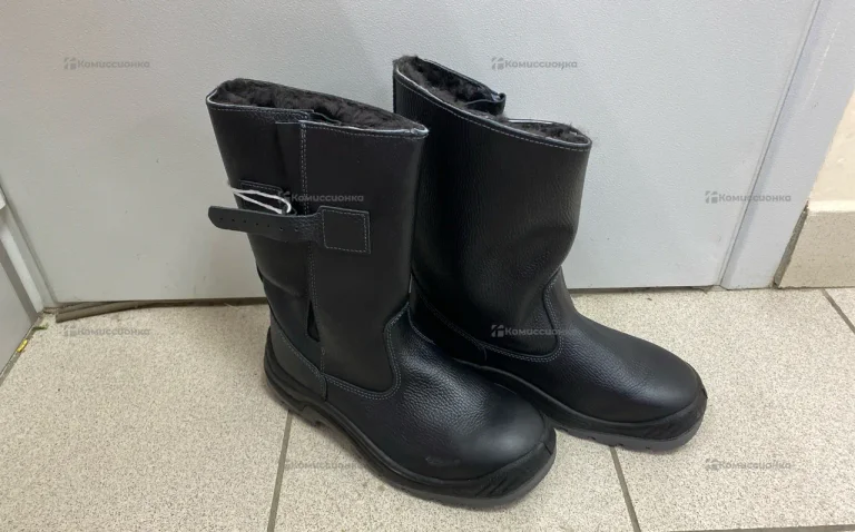 Сапоги кожаные утеплёные 41 размер.