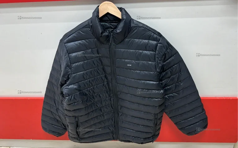 Куртка Levi’s A8567-0000