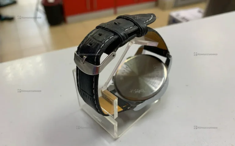 Часы  emporio Armani