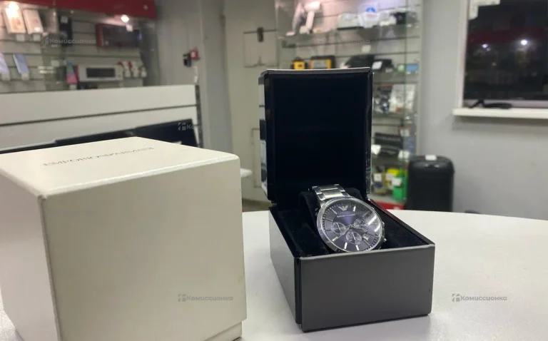 Часы  EMPORIO ARMANI