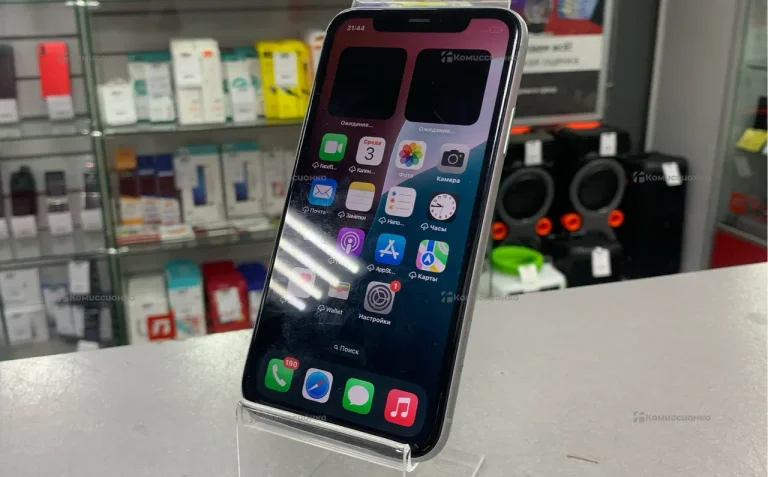 Apple iPhone 11 4/64 ГБ