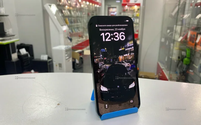 Телефон Apple iPhone 13 4/128 ГБ