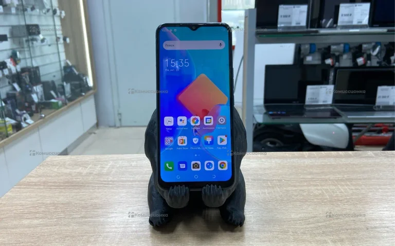 Tecno Spark 8C 3/64 ГБ