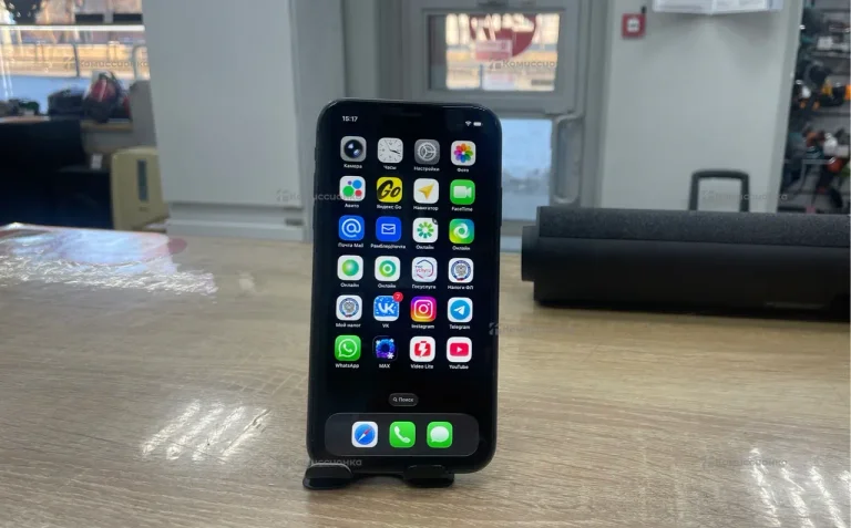 Apple iPhone 11 4/128 ГБ
