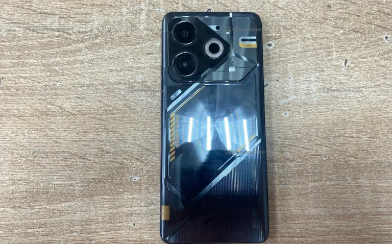 Tecno Pova 6 8/256 ГБ