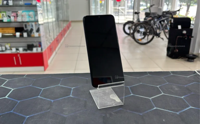 Tecno spark 8c 4/64