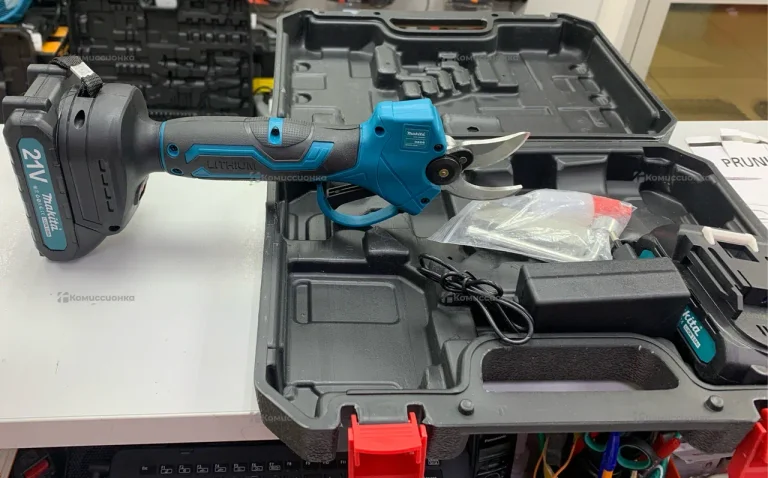 Секатор аккумуляторный Makita