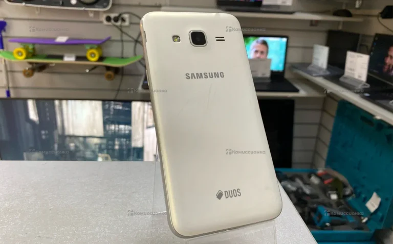 Samsung Galaxy J3 (2016) SM-J320F/DS 8Gb