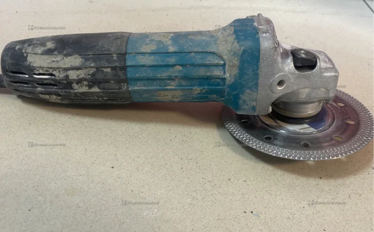 Уши Makita mt-5030 Реплика