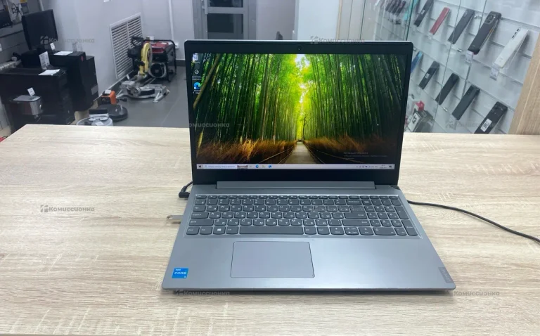 Ноутбук  Lenovo 82HL