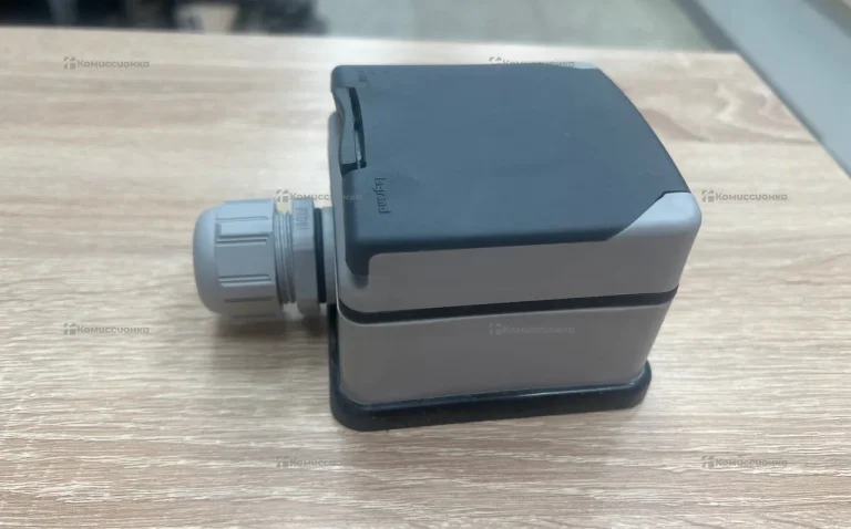 Силовая розетка Legrand 091657