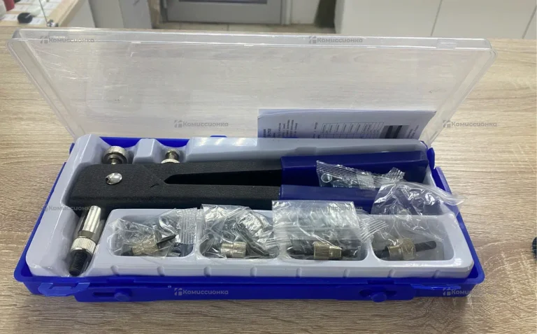 Ручной заклепочник