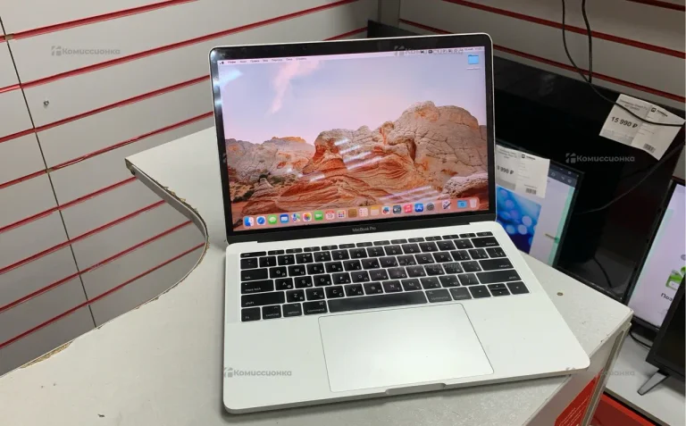 Ноутбук  MacBook Pro 2017 256ssd i5