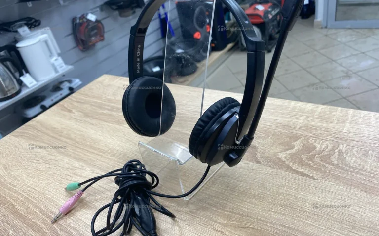 Наушники с микрофоном