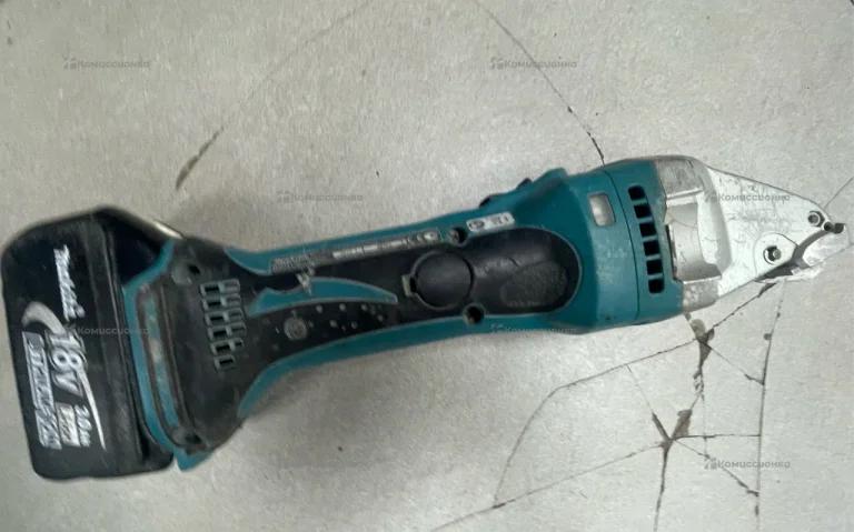 Ножницы по металлу Makita BJS 161
