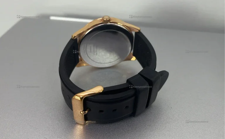 Часы Guess