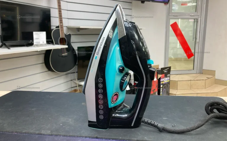 Утюг Redmond RI-C269