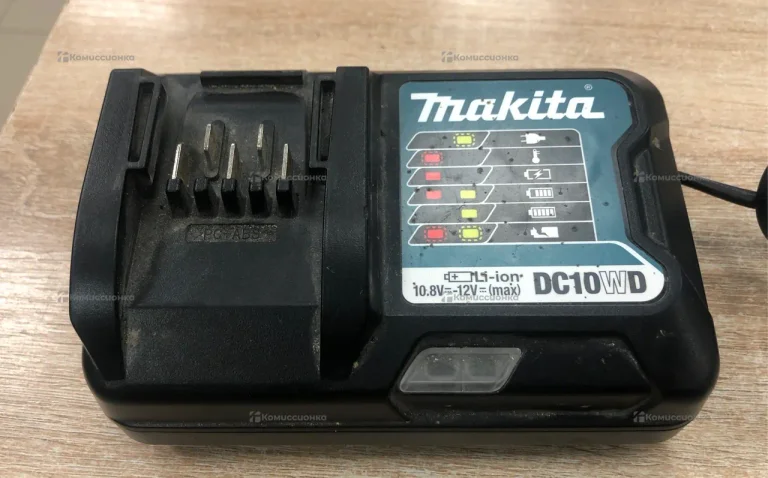 Зарядное устройство Makita DC10WD