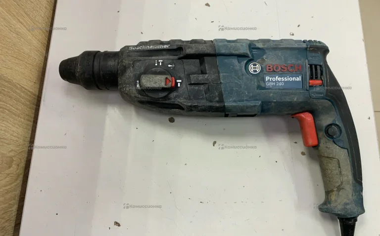 перфоратор Bosch GBH240