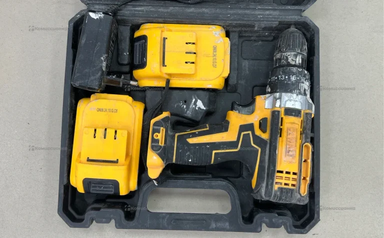 Аккумуляторная дрель-шуруповерт DeWALT реплика