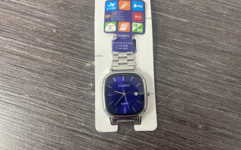 Часы  Casio quartz.