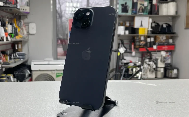Apple iPhone 15 6/128 ГБ