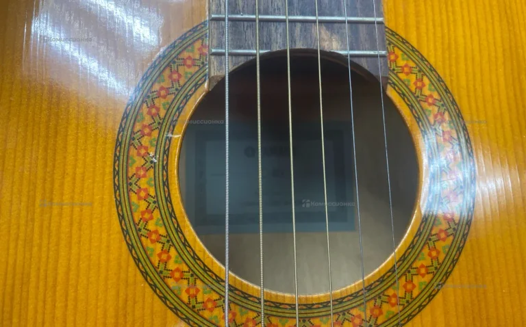 Акустическая гитара Yamaha C40