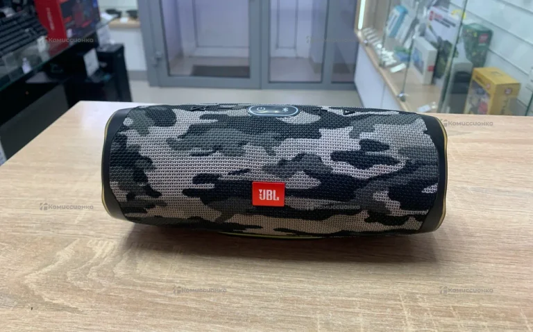JBL charge 4