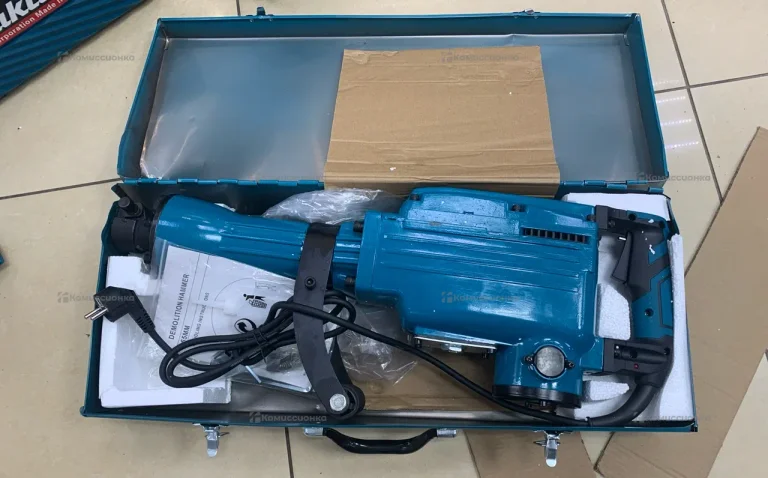 Отбойный молоток Makita HM1306