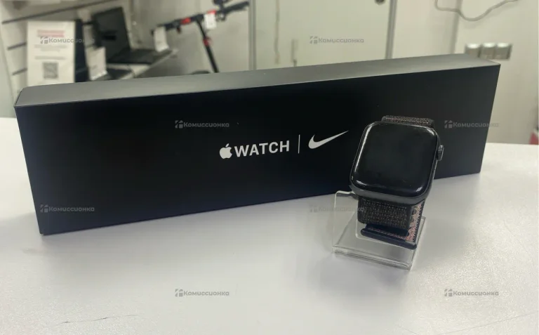 Часы Apple Watch SE 2020 44mm