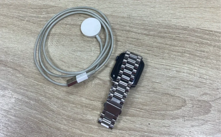 Часы  Apple Watch SE
