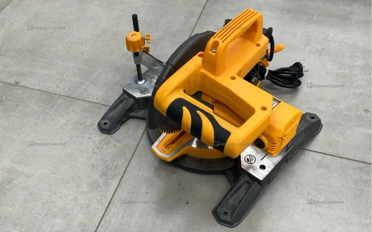 Торцовочная пила INGCO BMS14002