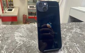 Apple iPhone 13 4/128 ГБ (пятно на матрице)