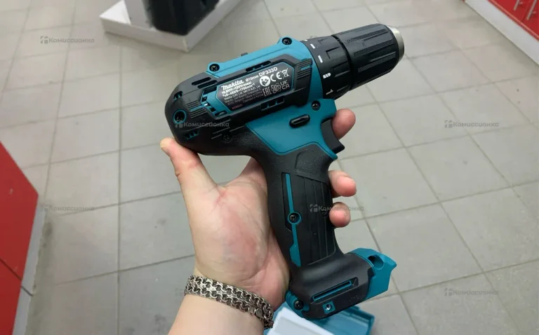 Дрель-Шуруповерт Makita DF333D