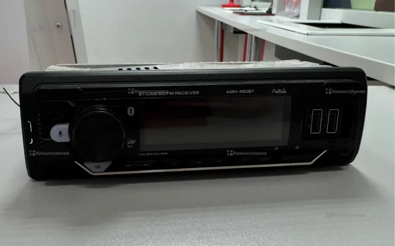 Автомагнитола Aura AMH-450BT