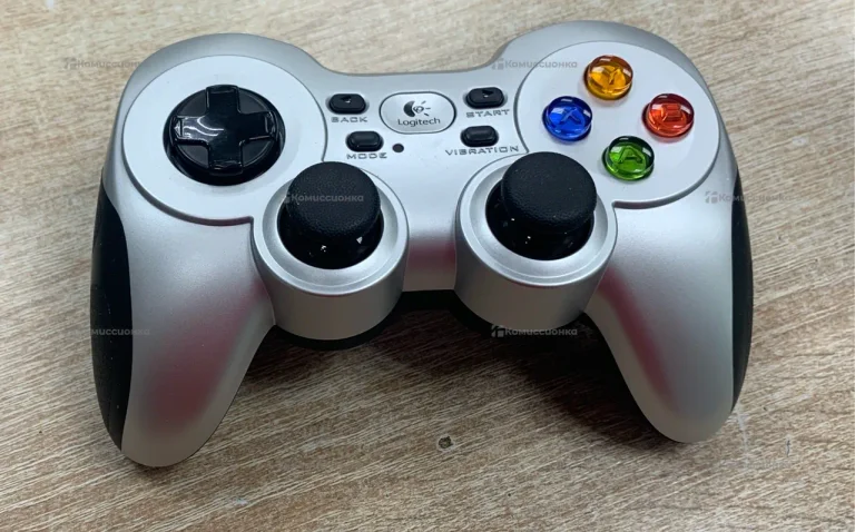 Джойстик Logitech Gamepad F710