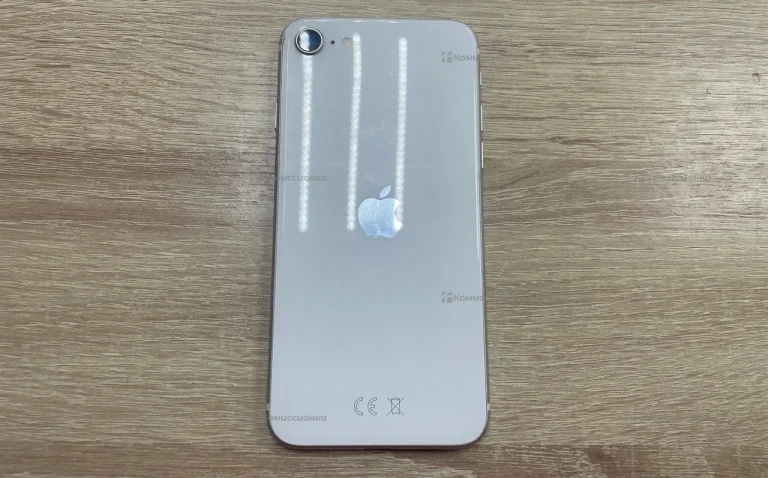 Apple iPhone SE (2020) 3/64 ГБ