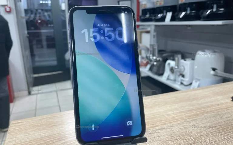 Apple iPhone 11 4/128 ГБ