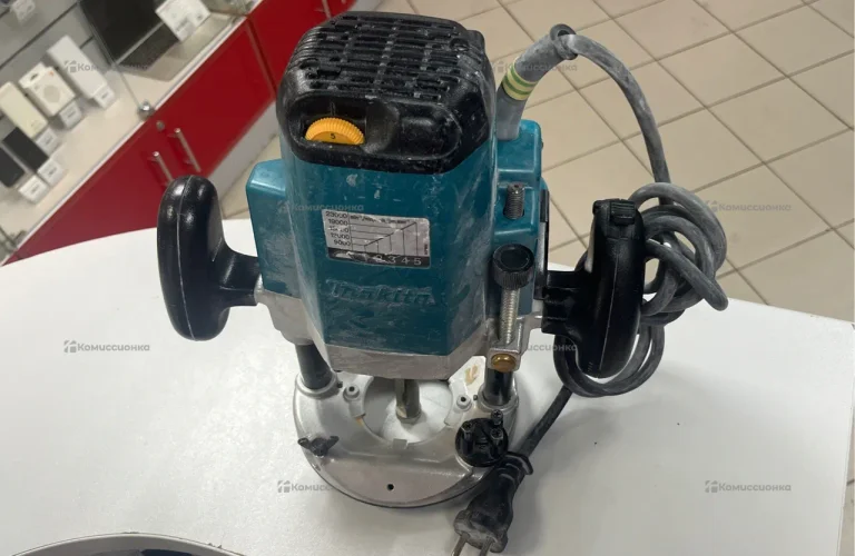 Фрезер makita 3612C