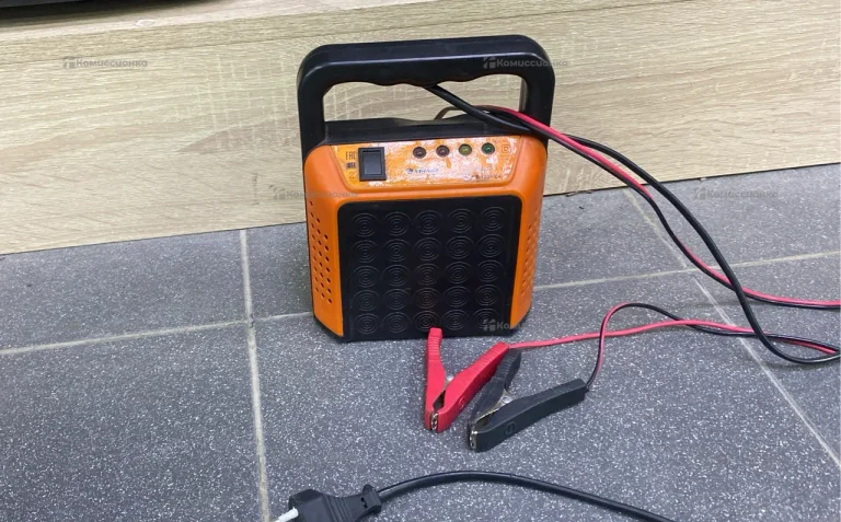 Автомобильное зарядное Ермак 771-191