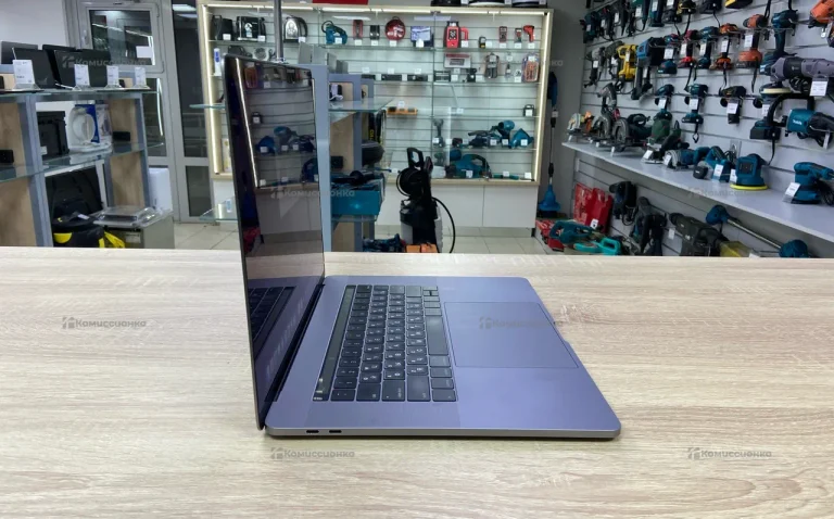 Ноутбук Apple MacBook Pro 15 2016