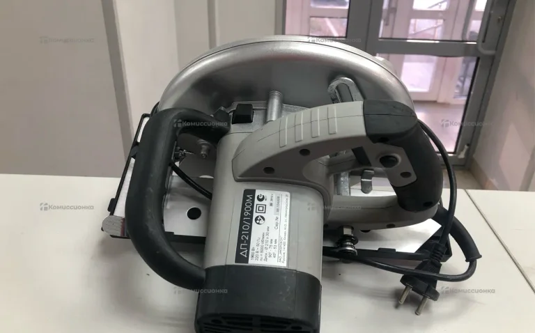 Дисковая пила Интерскол ДП-210/1900М