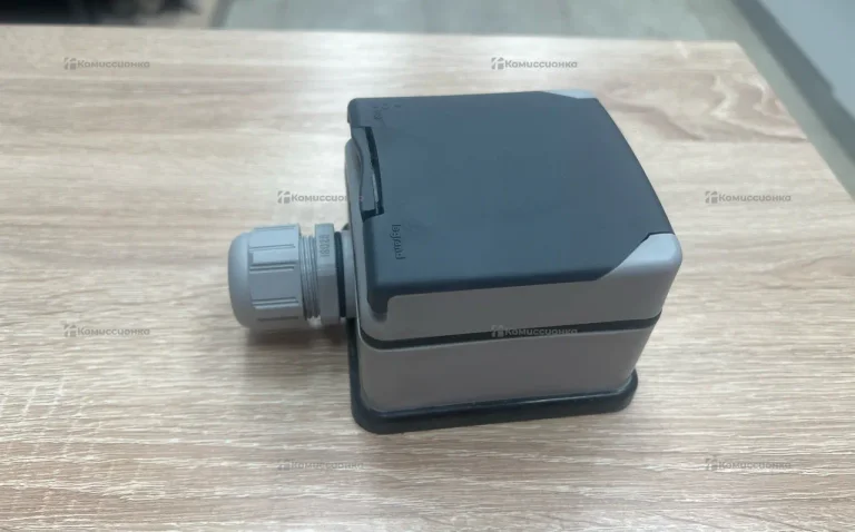 Силовая розетка Legrand 091657