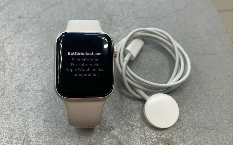 Часы  Apple Watch SE 44